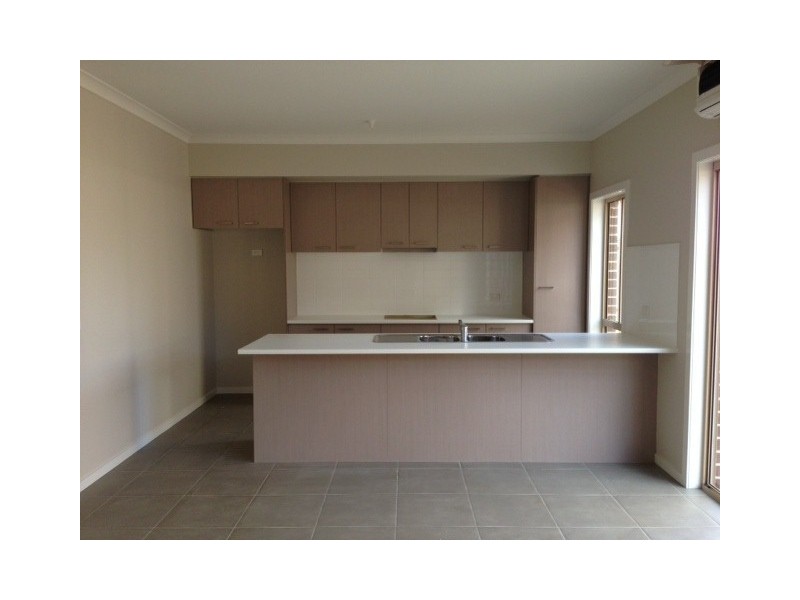 10 Pittard Walk, Epping VIC 3076