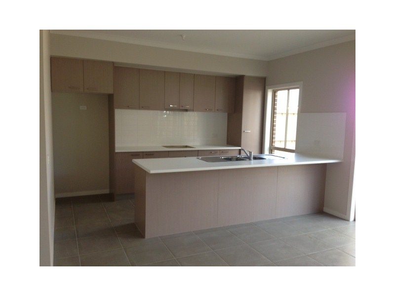 10 Pittard Walk, Epping VIC 3076