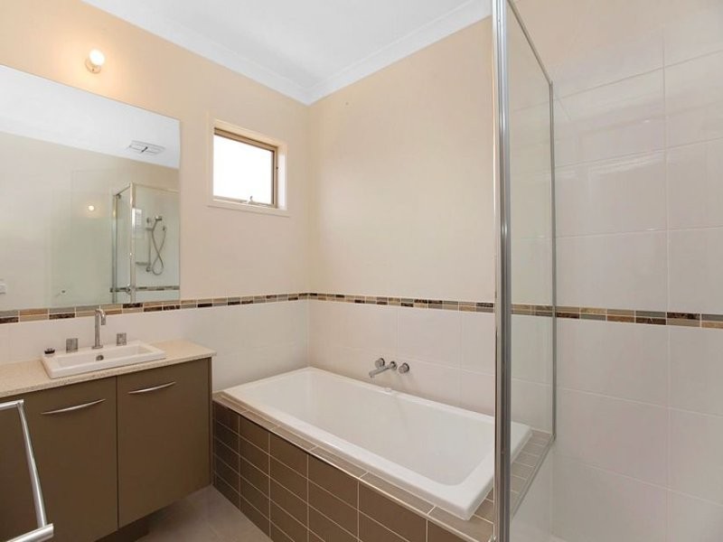 4 Steels Place, South Morang VIC 3752