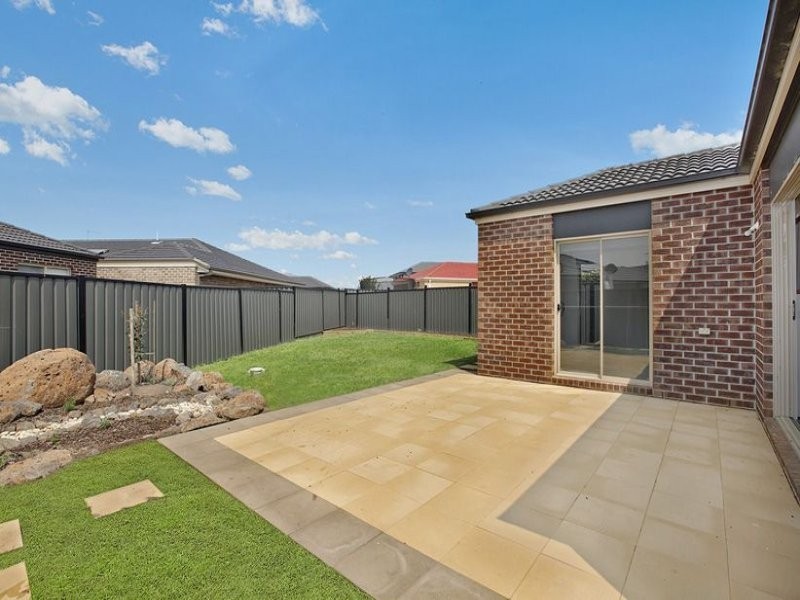 4 Steels Place, South Morang VIC 3752