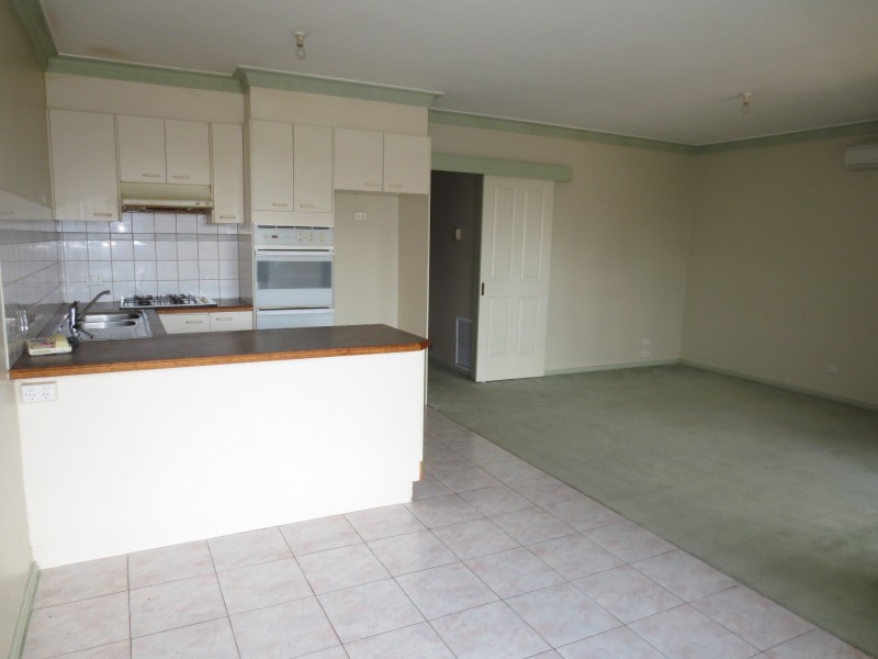 2/68-92 Mckimmies Road, Lalor VIC 3075