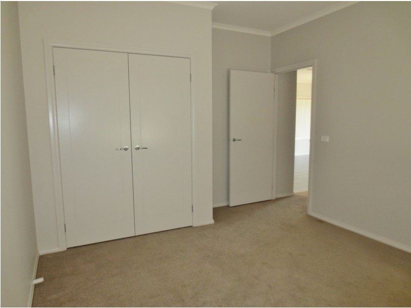 15 Starlight Gardens, Epping VIC 3076