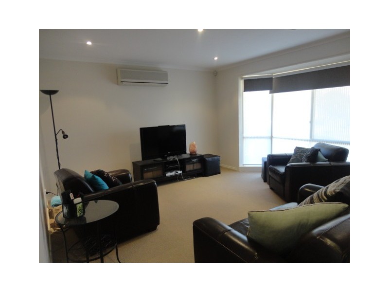 6 Sturrock Court, Mill Park VIC 3082