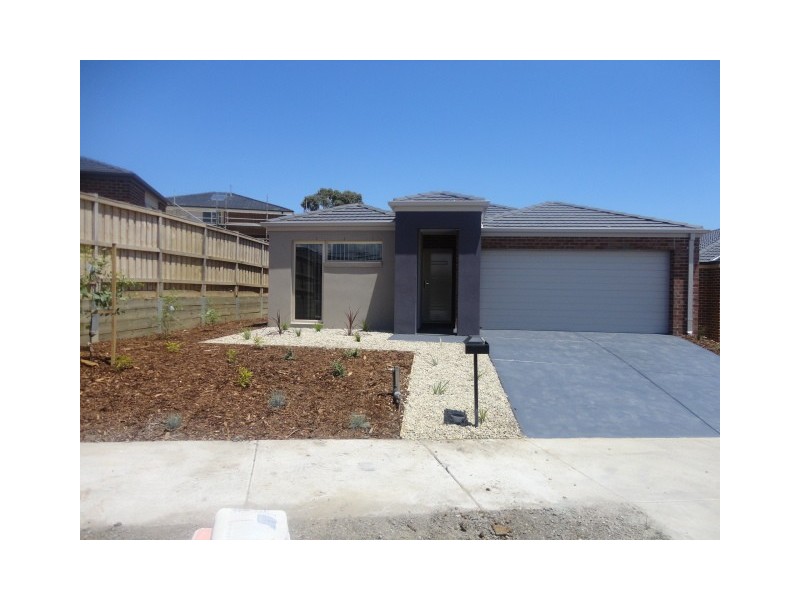 18 Sandover Street, Doreen VIC 3754