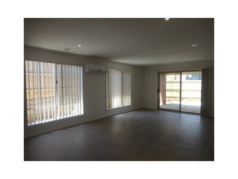 18 Sandover Street, Doreen VIC 3754