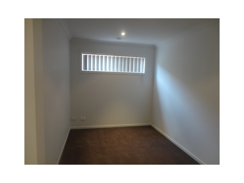 18 Sandover Street, Doreen VIC 3754