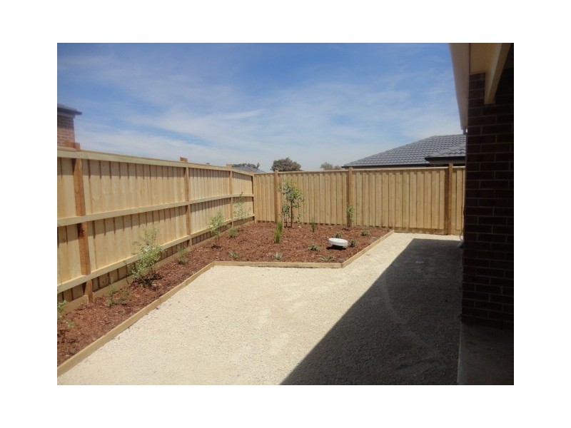 18 Sandover Street, Doreen VIC 3754