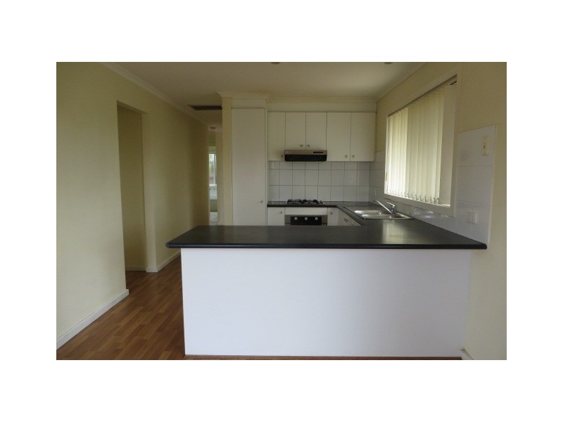 2/73 Woolnough Drive, Mill Park VIC 3082