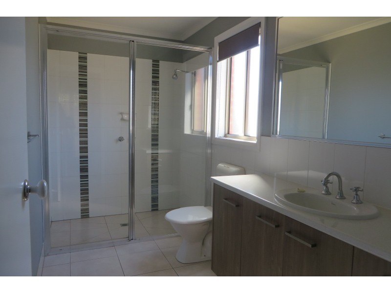 4 Camden Close, South Morang VIC 3752