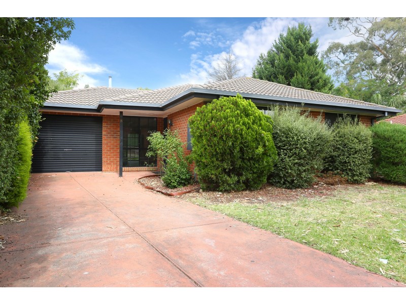 8 De Castella Close, Mill Park VIC 3082
