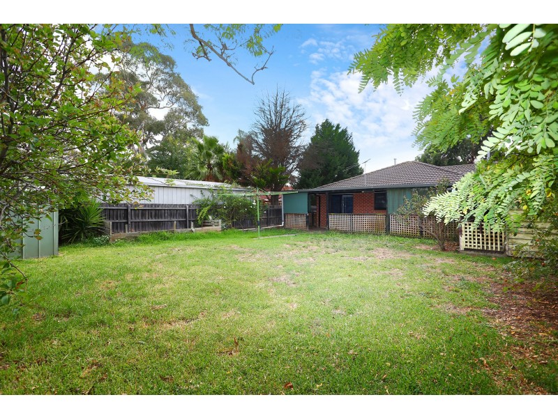 8 De Castella Close, Mill Park VIC 3082