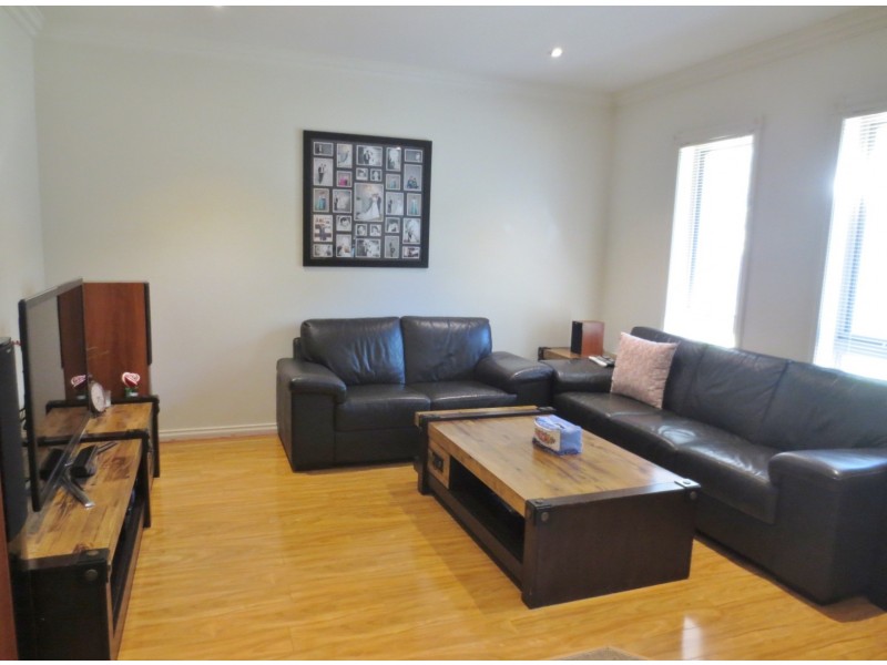 27 / 5 Delacombe Drive, Mill Park VIC 3082