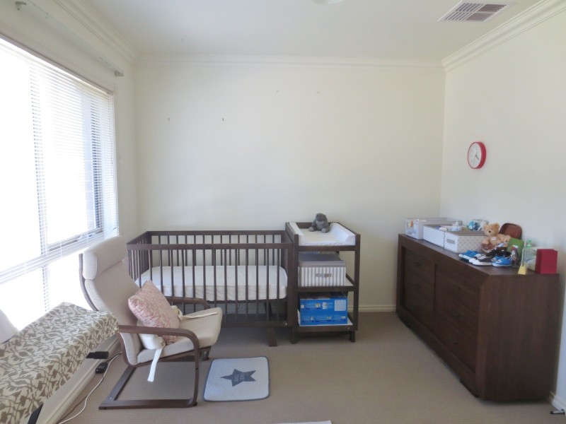 27 / 5 Delacombe Drive, Mill Park VIC 3082