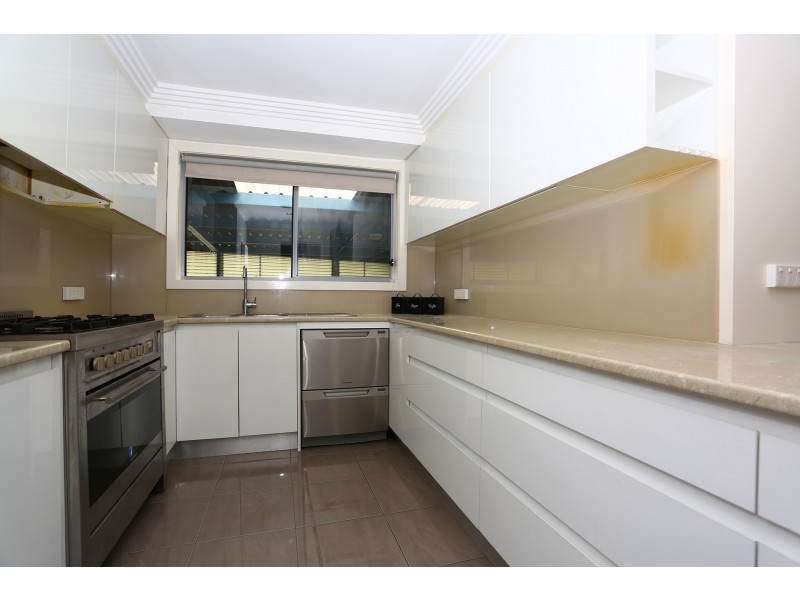 1 Redfield Court, Mill Park VIC 3082