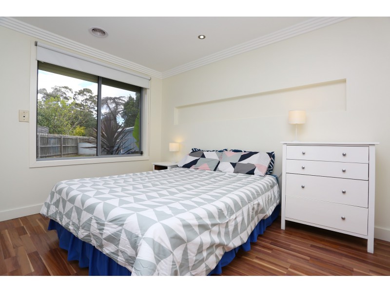 1 Redfield Court, Mill Park VIC 3082