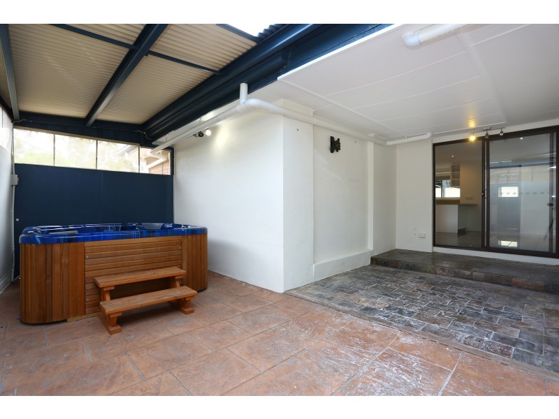 1 Redfield Court, Mill Park VIC 3082