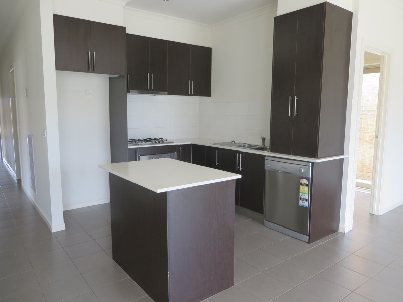 15 Dolphin Drive, South Morang VIC 3752