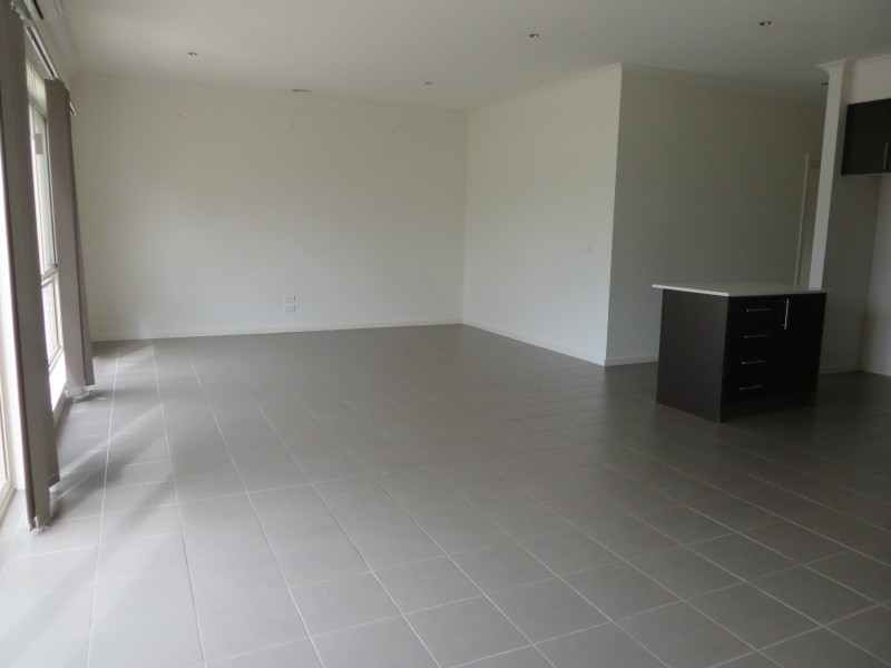 15 Dolphin Drive, South Morang VIC 3752