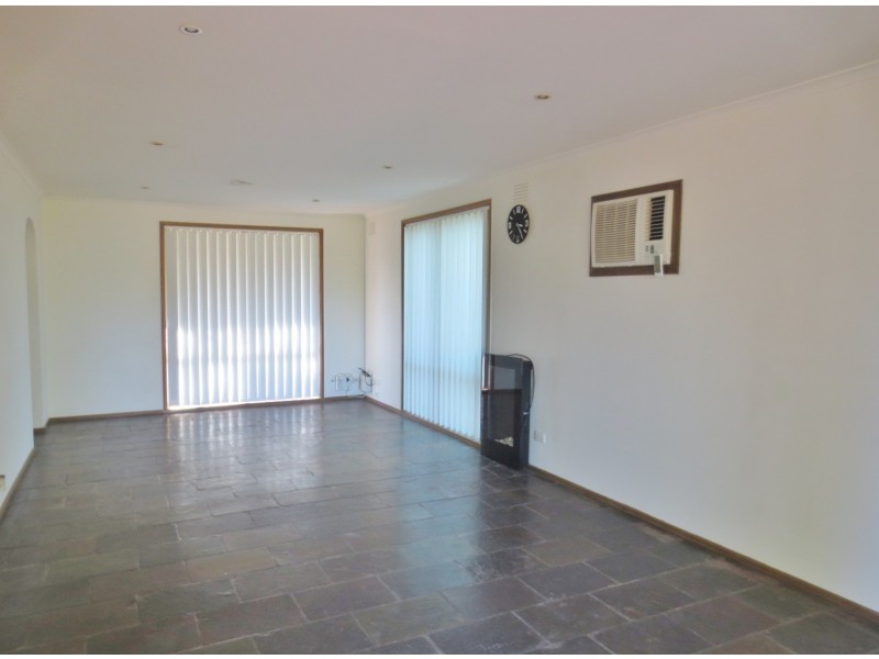 6 Wenden Road, Mill Park VIC 3082