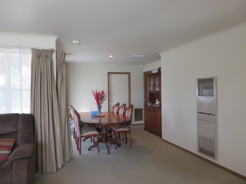 37 Cunningham Drive, Mill Park VIC 3082