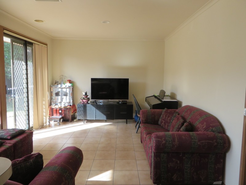 37 Cunningham Drive, Mill Park VIC 3082