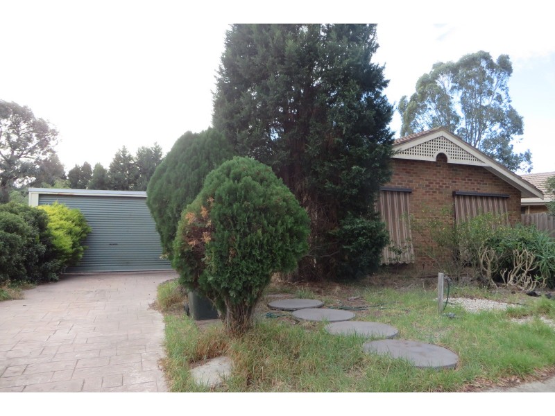 27 Bowman Drive, Mill Park VIC 3082
