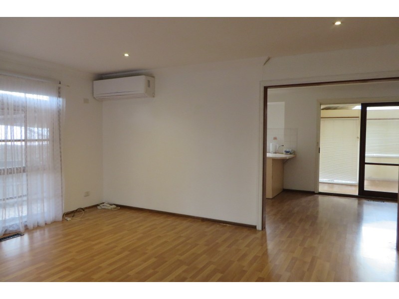 27 Bowman Drive, Mill Park VIC 3082