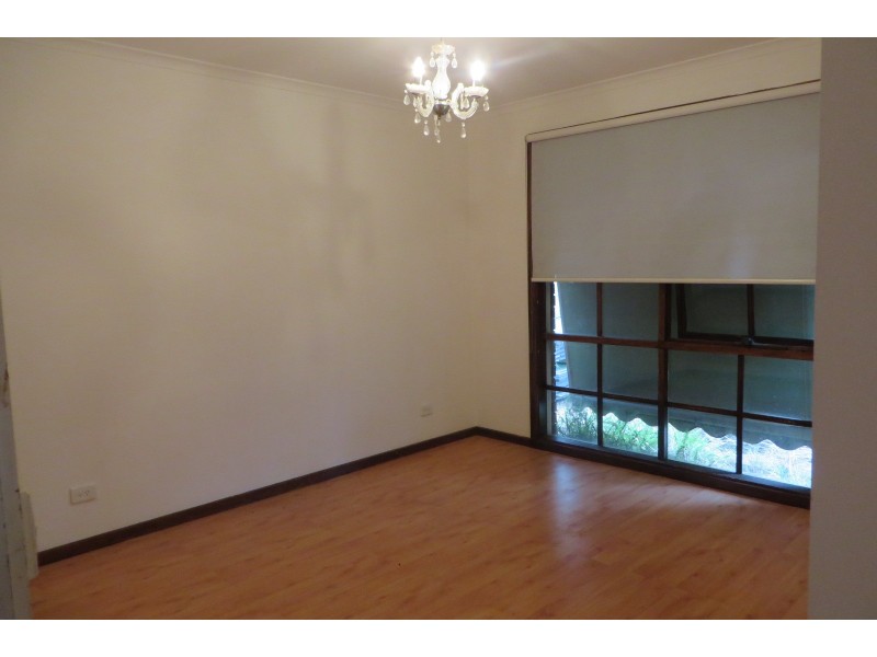 27 Bowman Drive, Mill Park VIC 3082