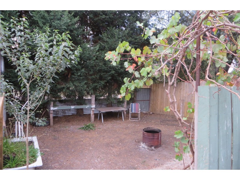 27 Bowman Drive, Mill Park VIC 3082