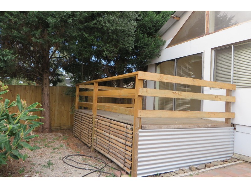 27 Bowman Drive, Mill Park VIC 3082