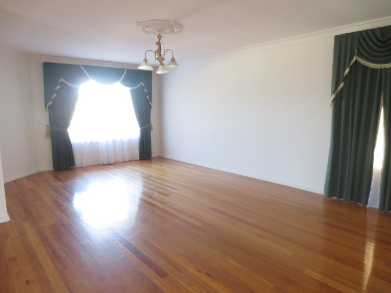 14 McCabe Drive, Epping VIC 3076