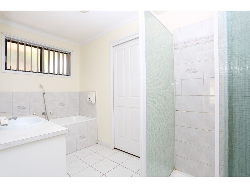 8 De Castella Close, Mill Park VIC 3082