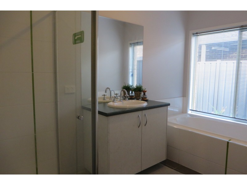 5 Panton Gap Drive, South Morang VIC 3752