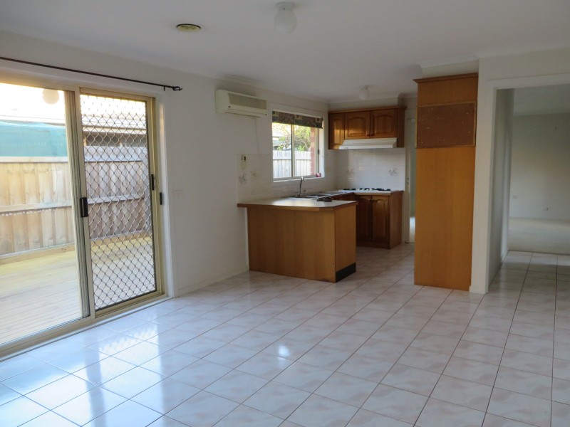 2 Bradley Drive, Mill Park VIC 3082