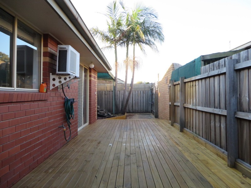 2 Bradley Drive, Mill Park VIC 3082