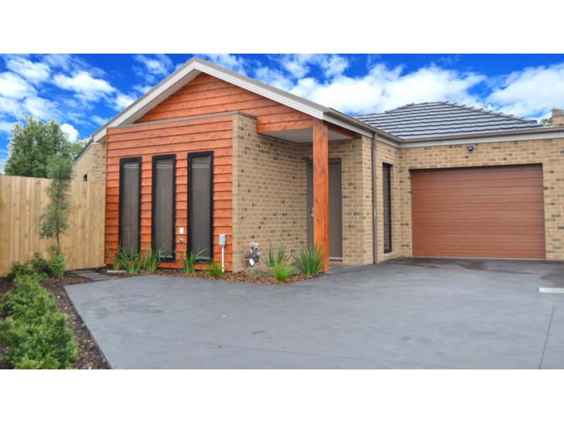 2/5 Windeatt Close, Mill Park VIC 3082