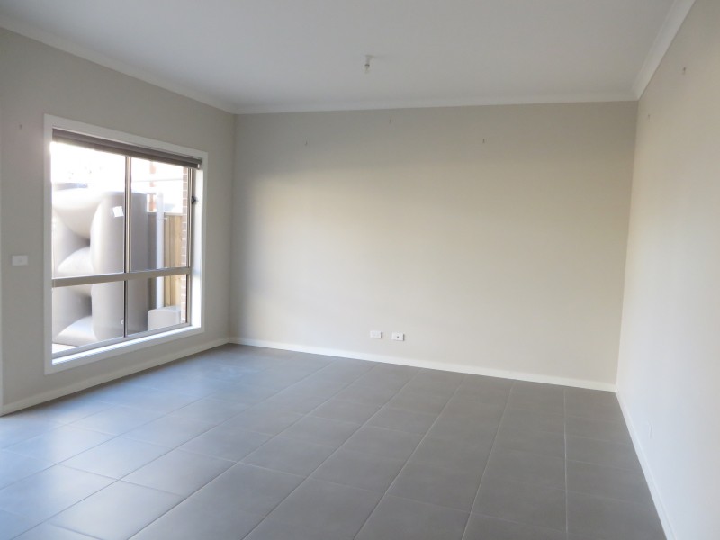 8 Pittard Walk, Epping VIC 3076