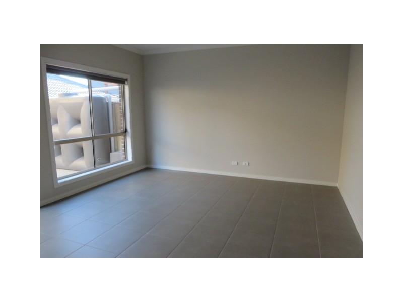 14 Pittard Walk, Epping VIC 3076