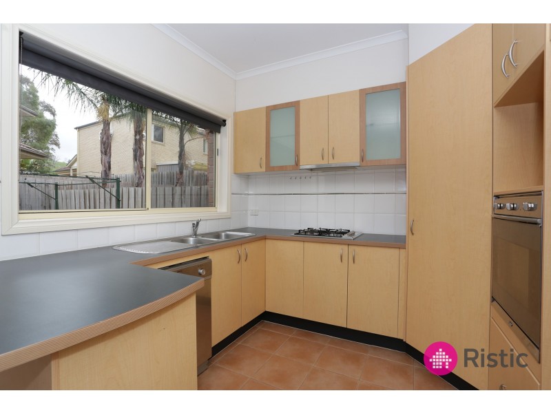 6 Crepe Myrtle Crescent, South Morang VIC 3752