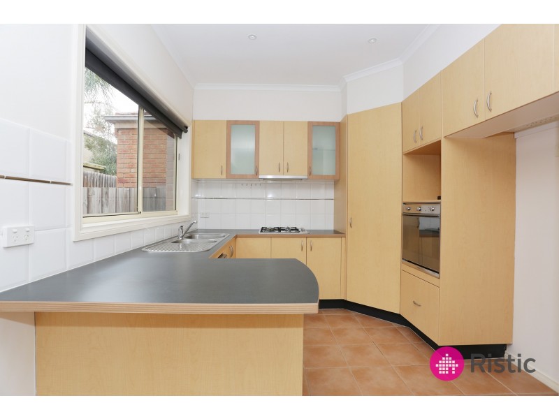 6 Crepe Myrtle Crescent, South Morang VIC 3752