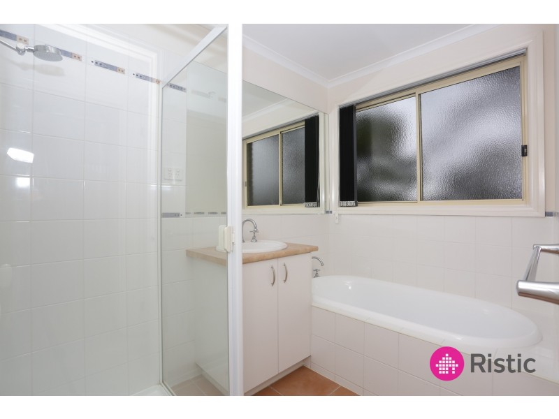 6 Crepe Myrtle Crescent, South Morang VIC 3752