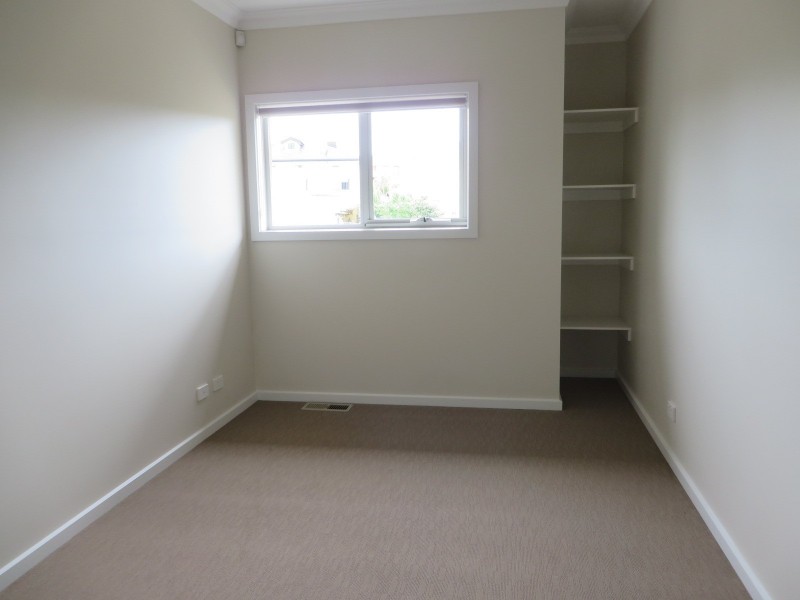 2/2 Woolnough Drive, Epping VIC 3076