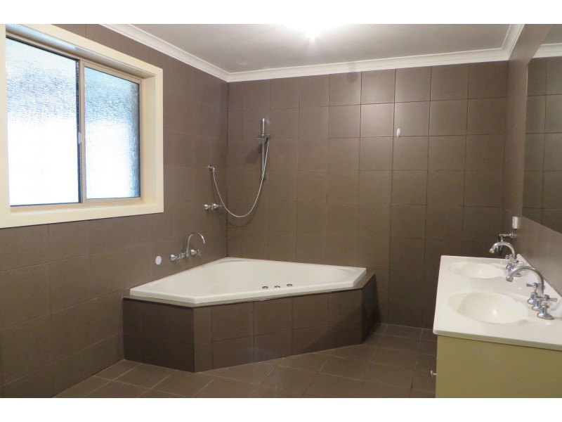 74 McDonalds Road, Epping VIC 3076