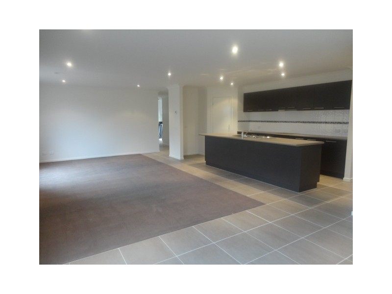 16 Succession Street, Doreen VIC 3754