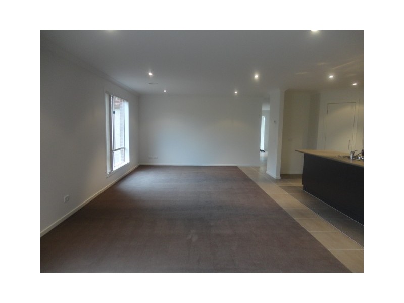 16 Succession Street, Doreen VIC 3754