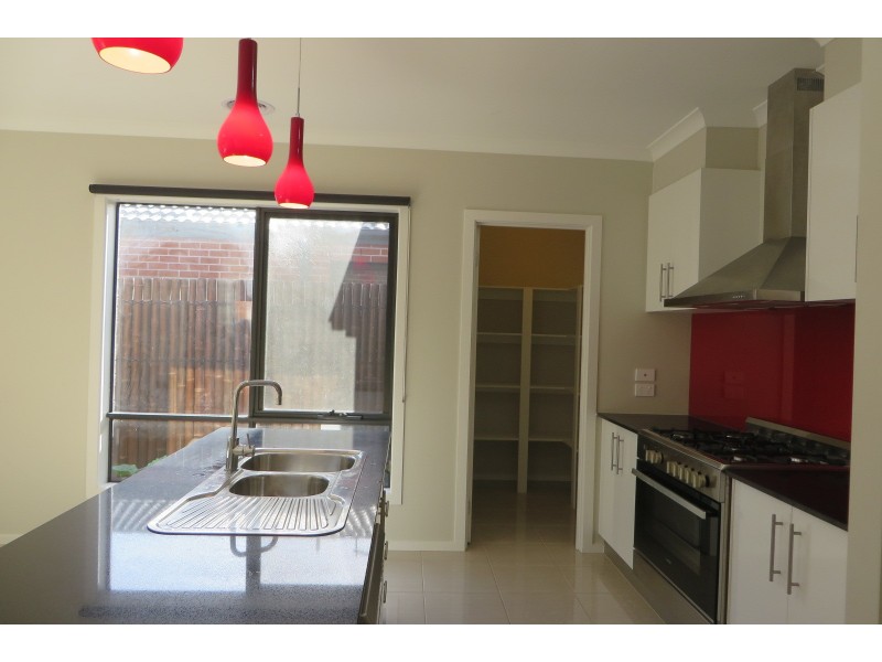 10 Dibella Street, Doreen VIC 3754