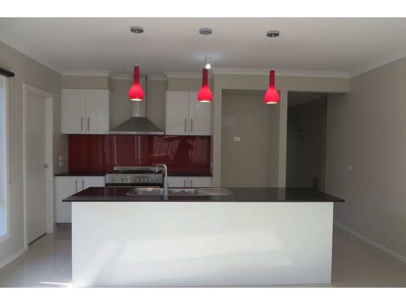 10 Dibella Street, Doreen VIC 3754