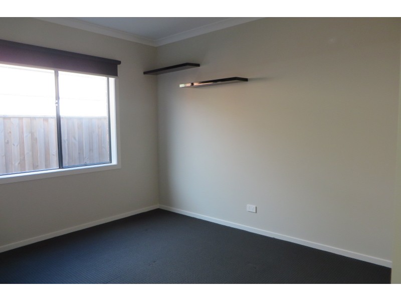 10 Dibella Street, Doreen VIC 3754