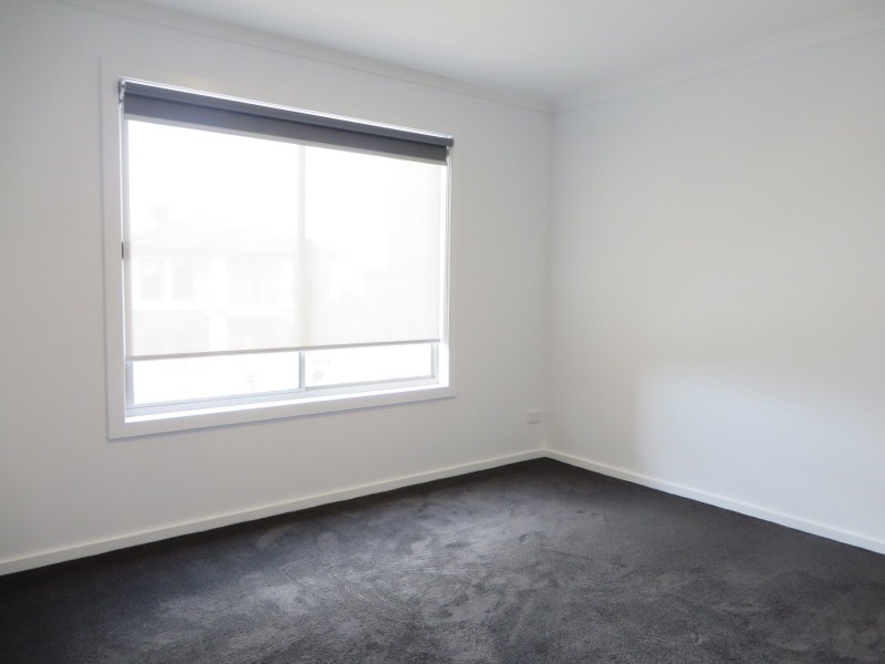 132 Moffat Drive, Lalor VIC 3075