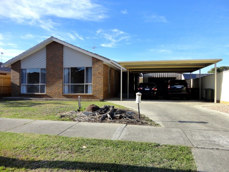 111 Centenary Drive, Mill Park VIC 3082